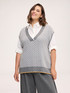 V-neck vest with jacquard pattern image number 0