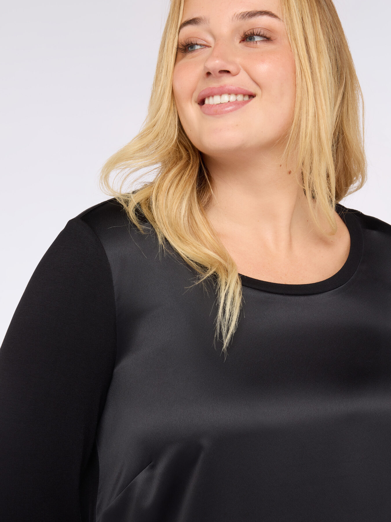 T-shirt bimaterica con maniche a tre quarti in raso e jersey image number 3