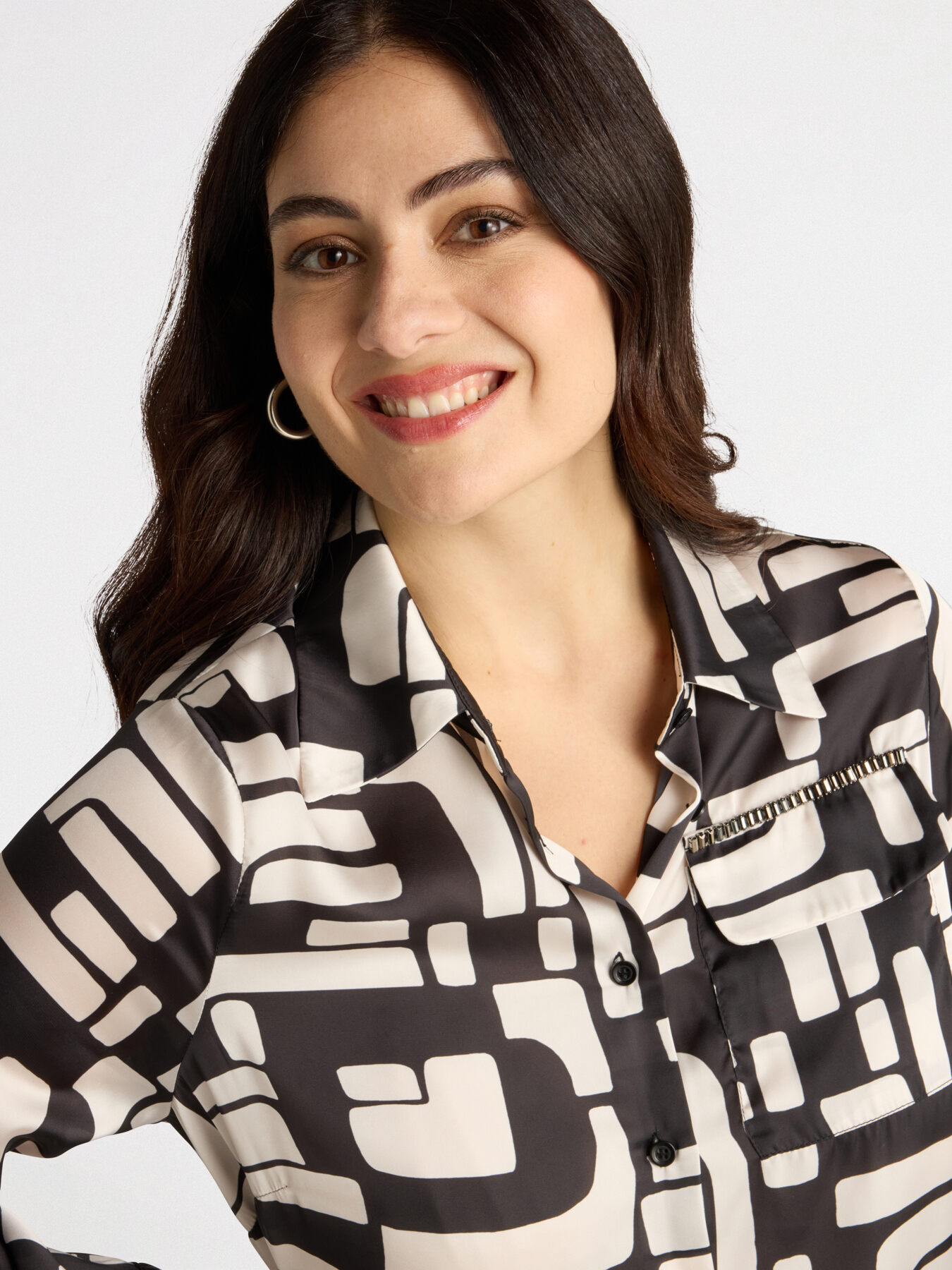 Black and white optical print shirt image number 3