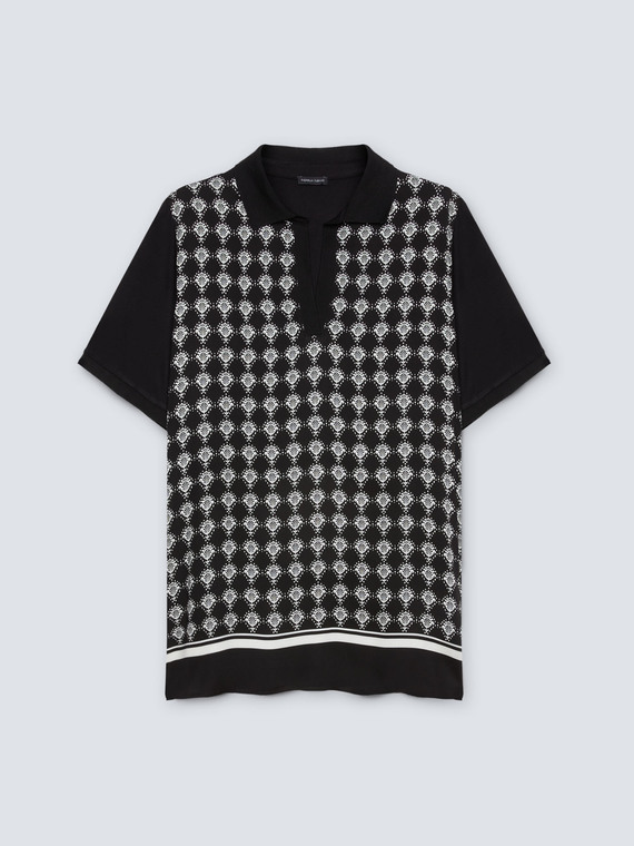 T-shirt with collar and print