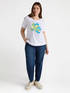 Camiseta estampada y bordada image number 2