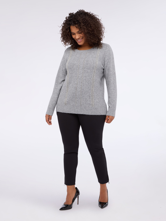 Pullover mit Zopfmuster und Strass-Stickereien