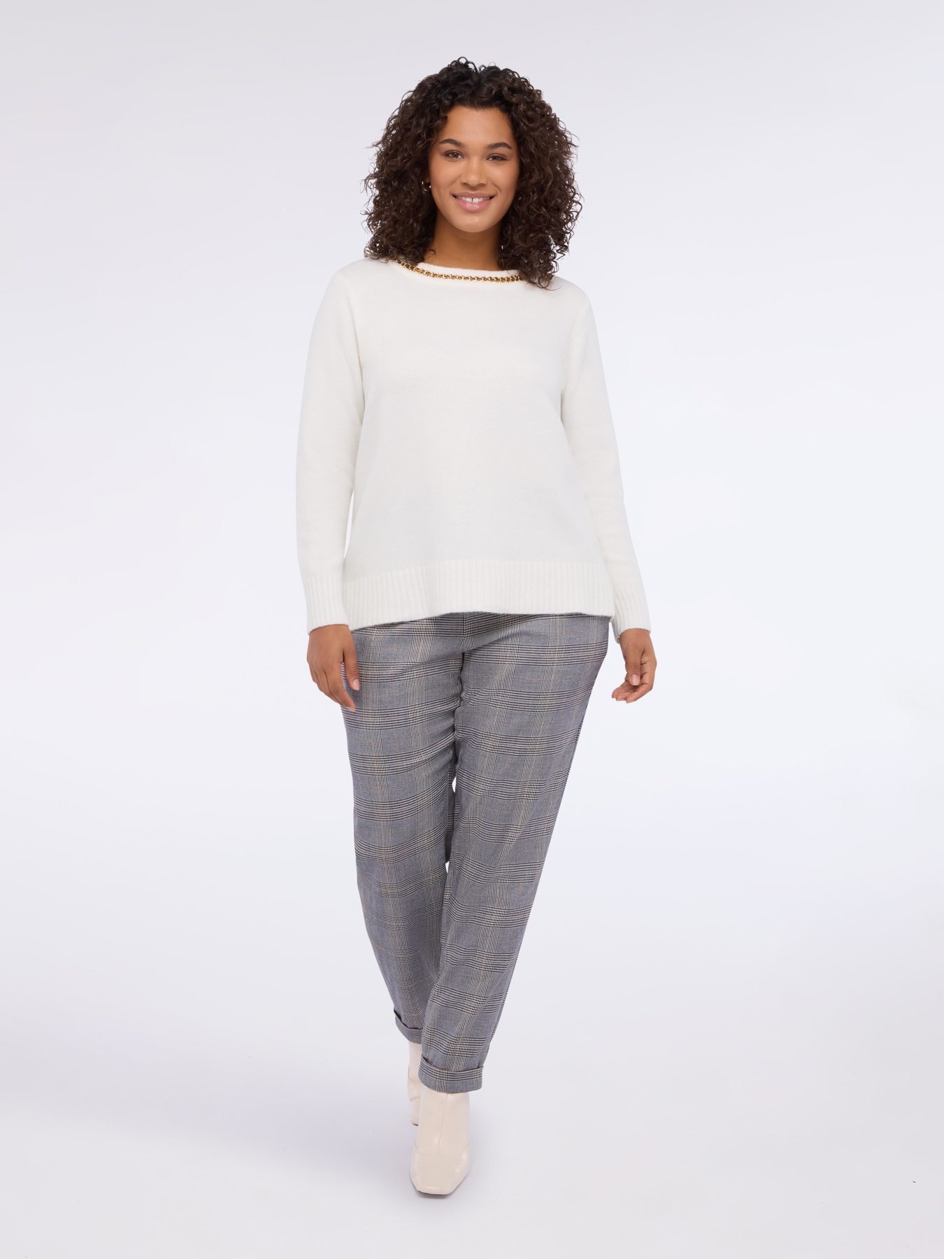 Crew neck sweater with metal chain image number 1