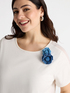 T-shirt with flower brooches image number 3