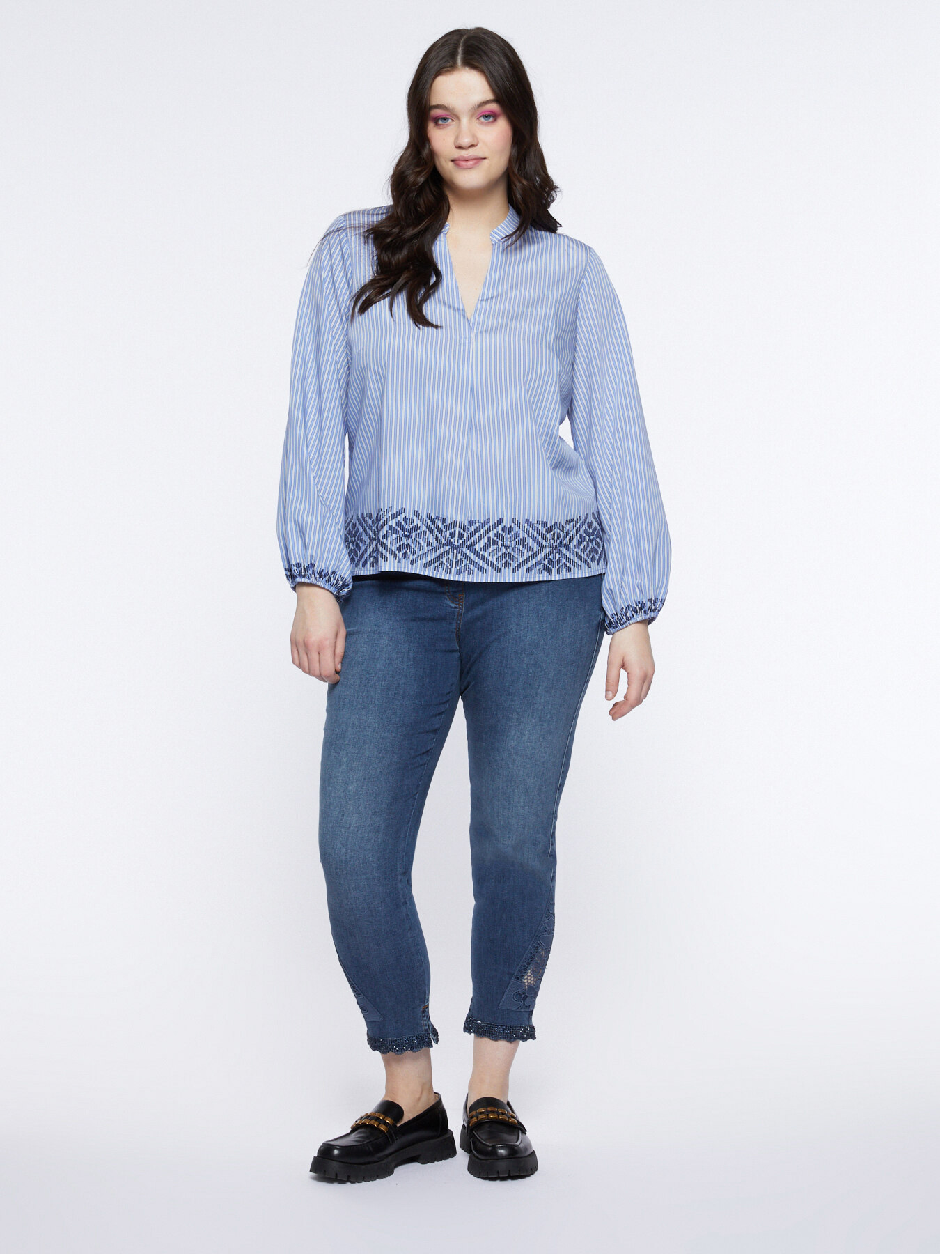 Jeggings with macram&eacute; border at the hem image number 3