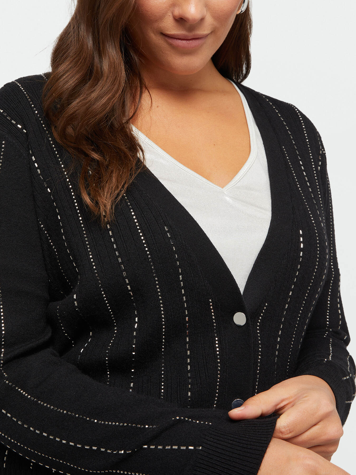 C&aacute;rdigan de viscosa LENZING&trade; ECOVERO&trade; con motivo a rayas luminosas image number 2