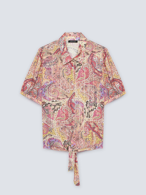 Printed shirt with bow on the hem