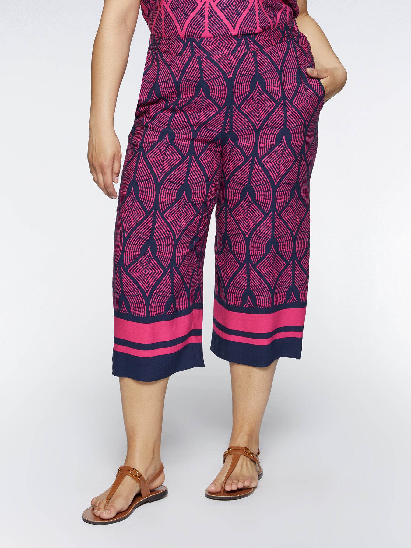 ECOVERO&trade; viscose printed trousers image number 0