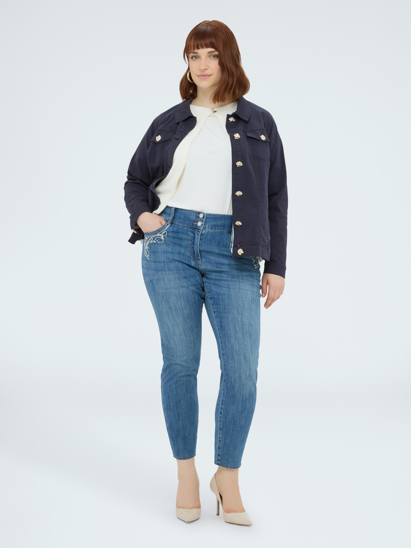 Jean Skinny avec broderie macram&eacute; image number 2