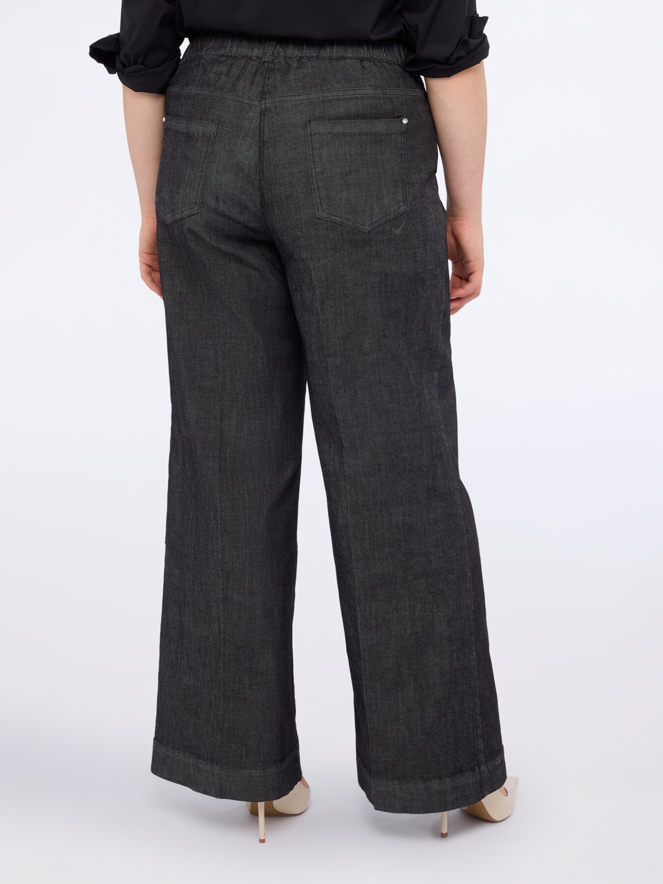 Wide leg jeans with jewel button image number 2