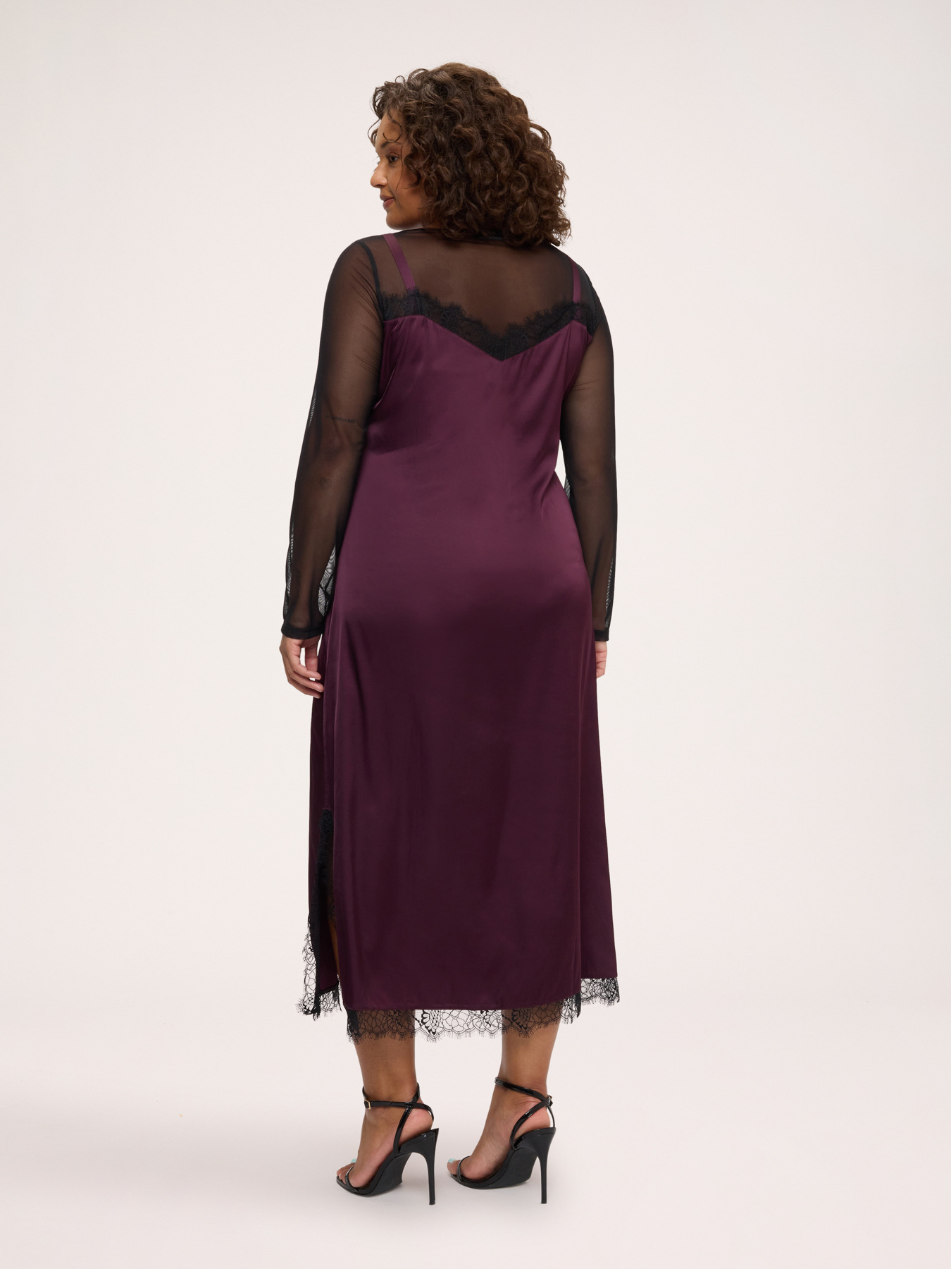 Slip dress in stretch satin with tulle and lace inserts image number 1