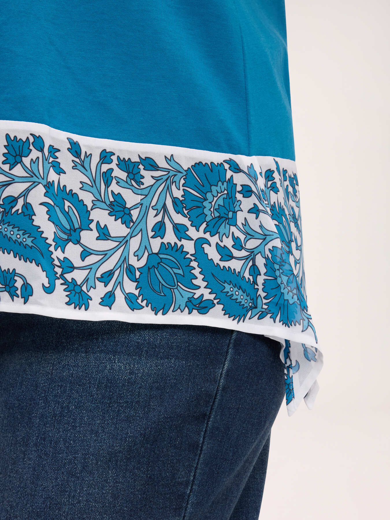 Cotton t-shirt with printed border image number 3