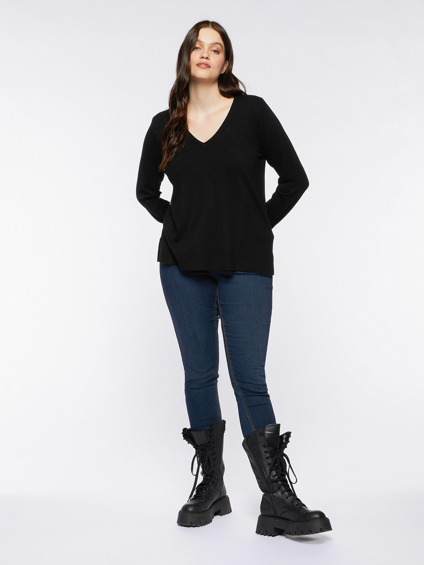 Pullover mit V-Ausschnitt image number 0