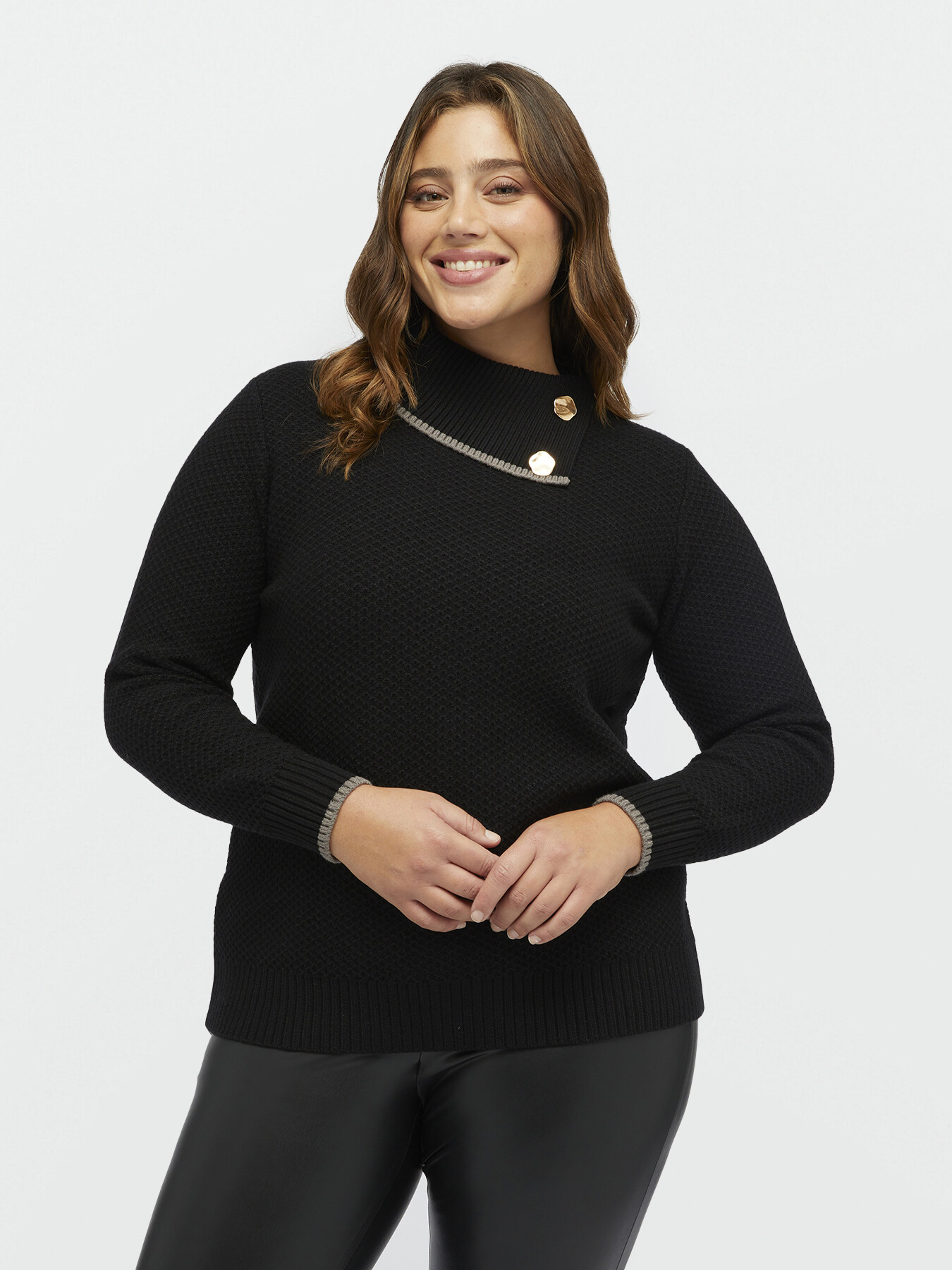 Sweater with round neck and buttons image number 1