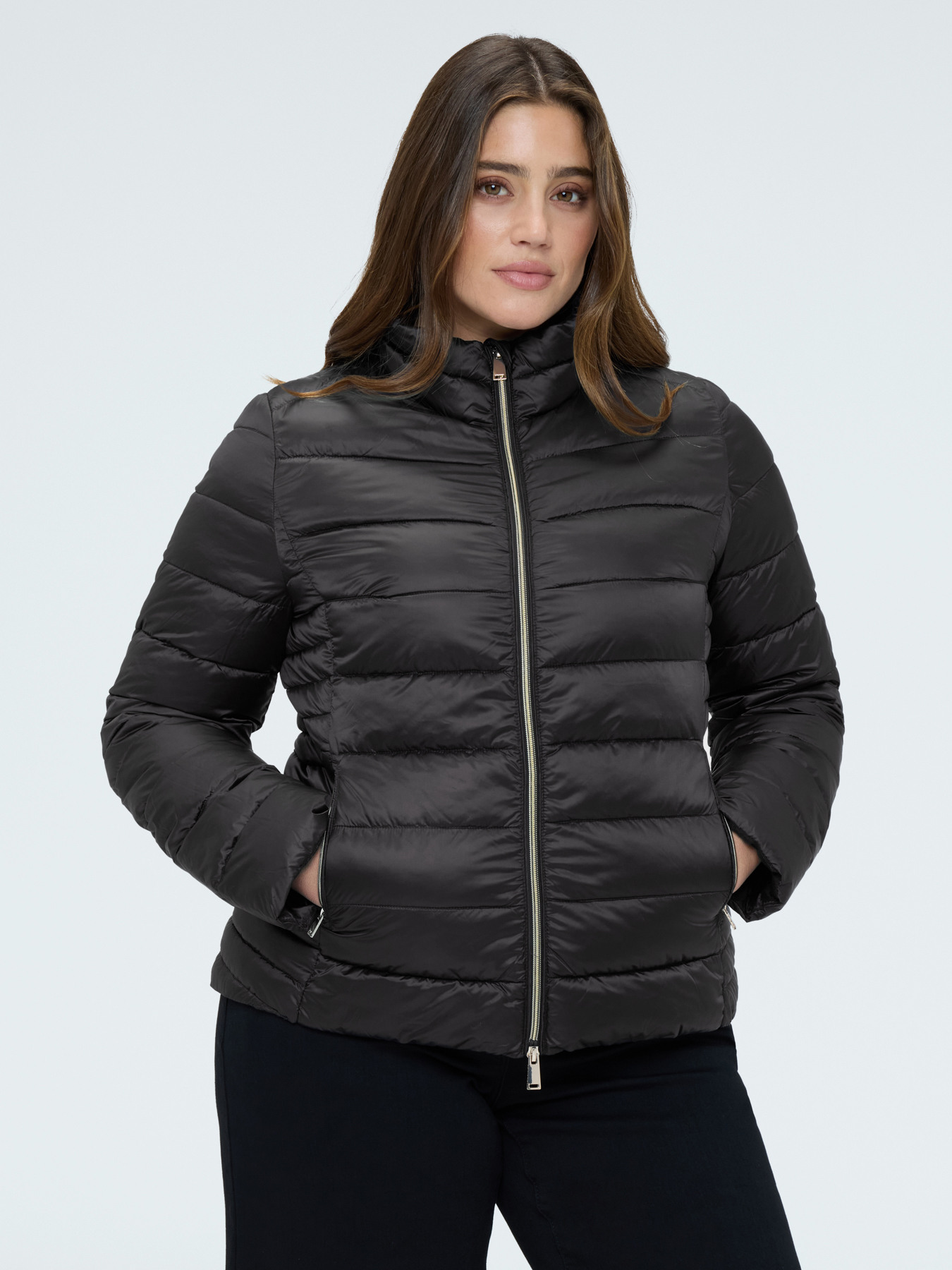 Quilted down jacket with detachable hood image number 4