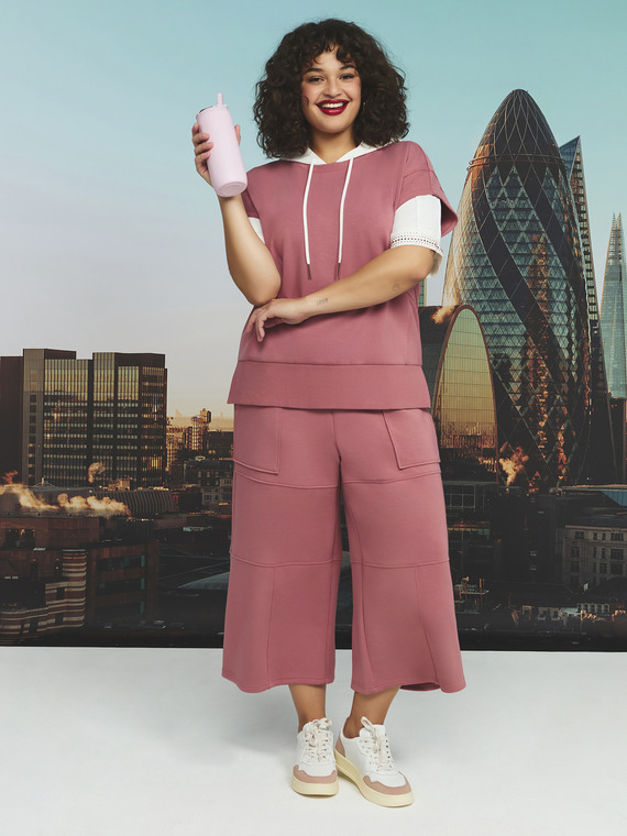 Cropped scuba trousers