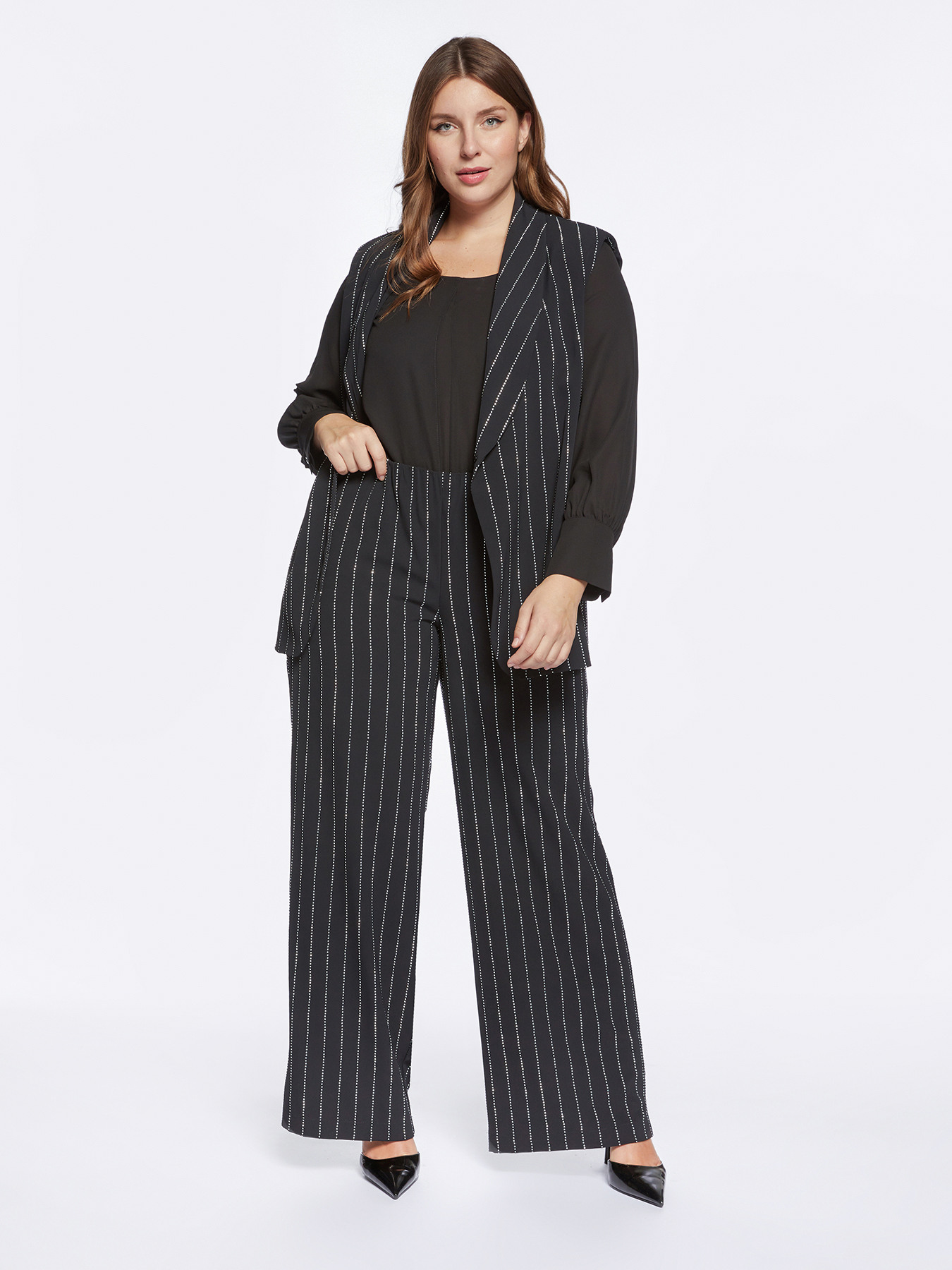 Pantaloni con gessatura in piccole borchie image number 2