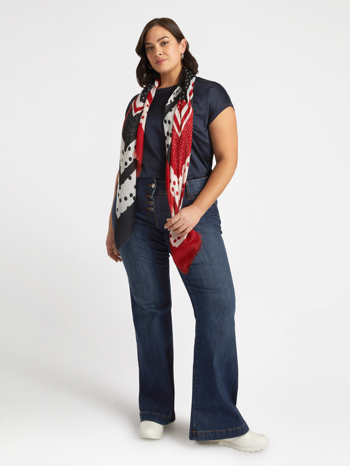 Blusa en raso y tejido de punto image number 2