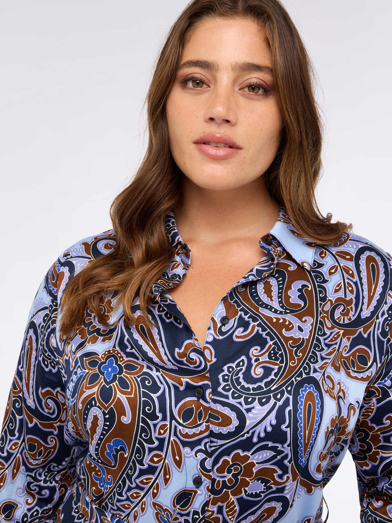 Kurze Bluse aus Viskose mit Paisley-Muster image number 3
