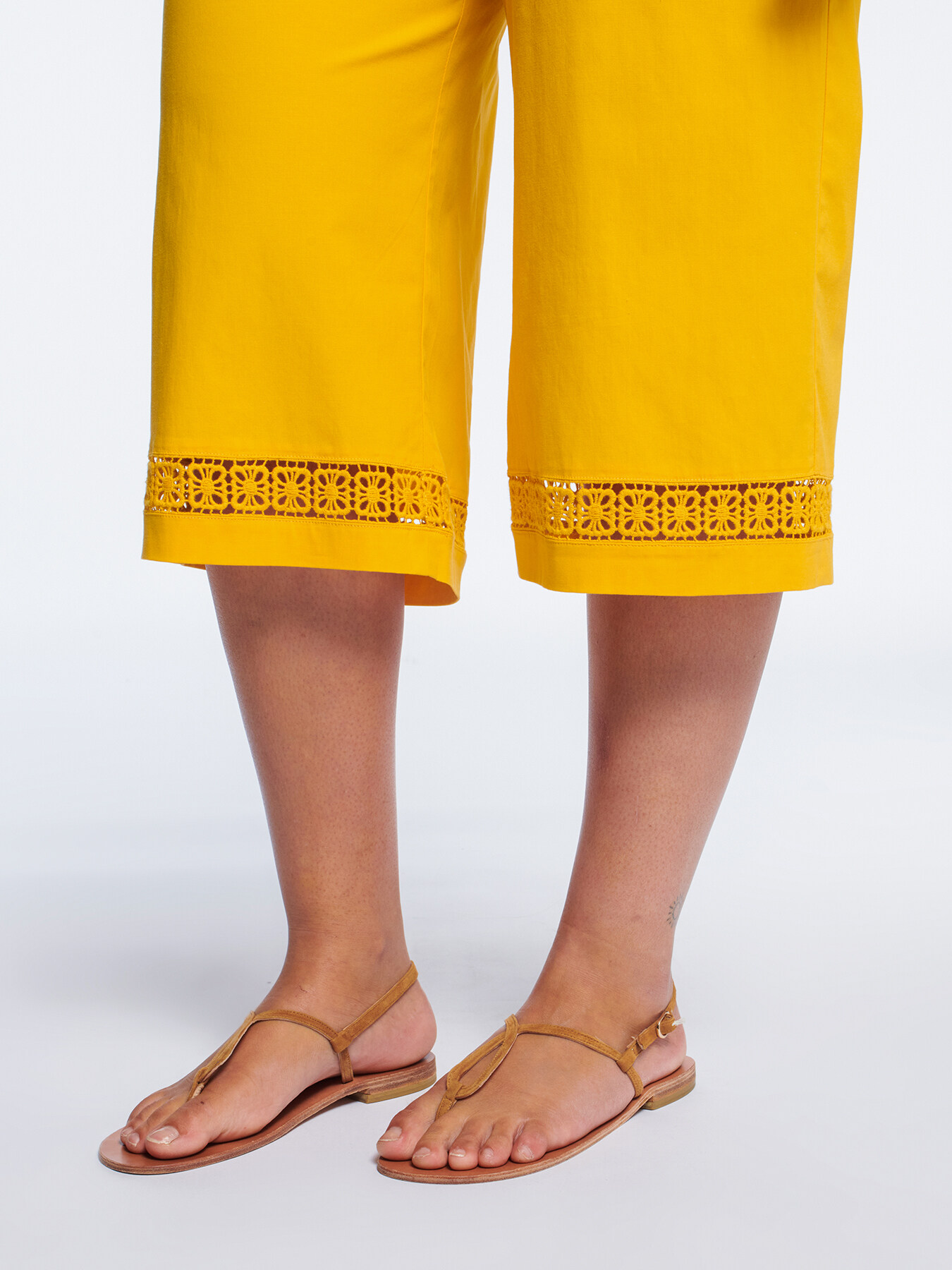 Cropped trousers with embroidered trim image number 3