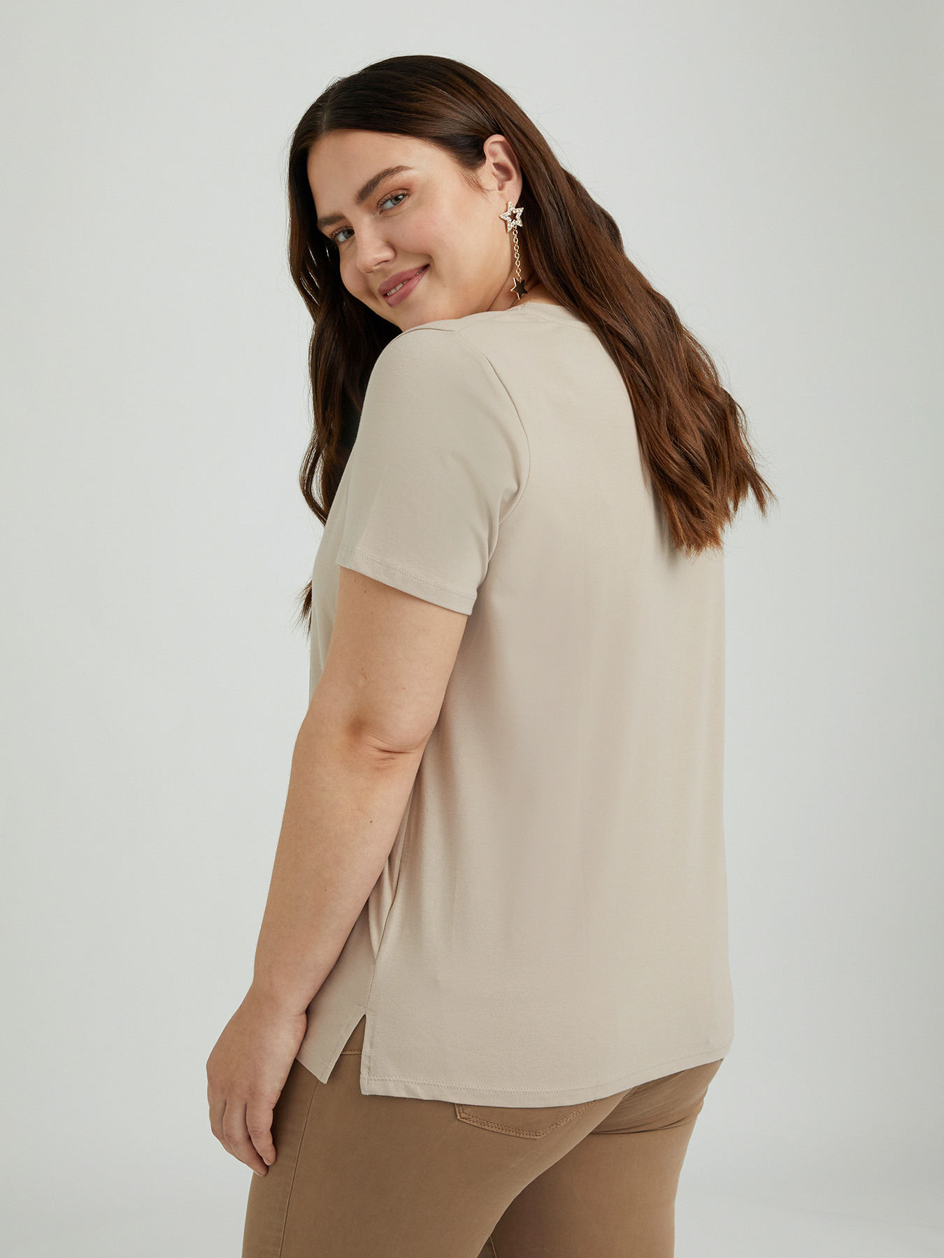 T-shirt with animal print and lettering in sequins image number 1