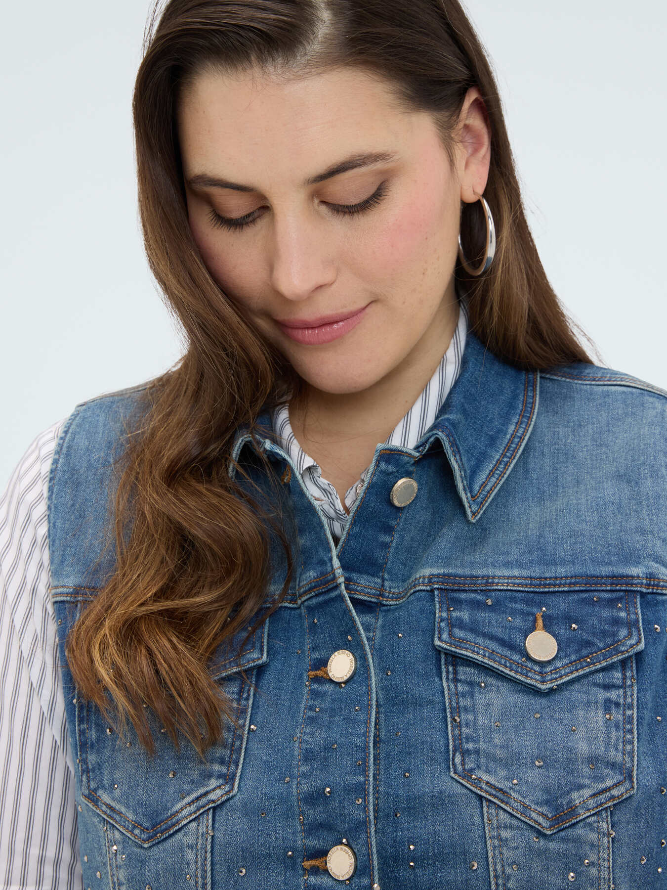 Denim vest with rhinestones image number 3