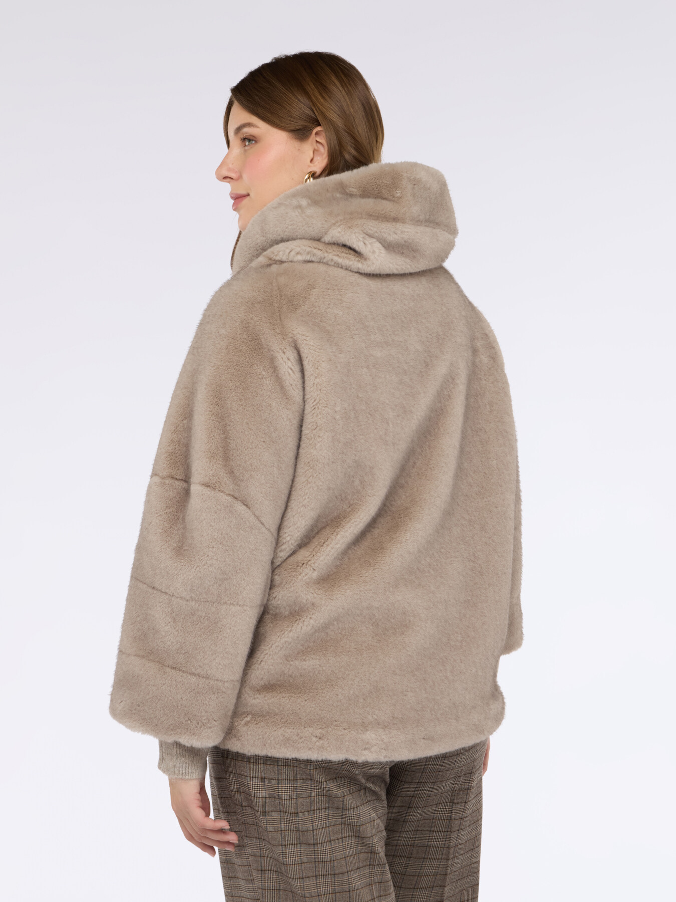 Short plush-effect hooded jacket image number 3