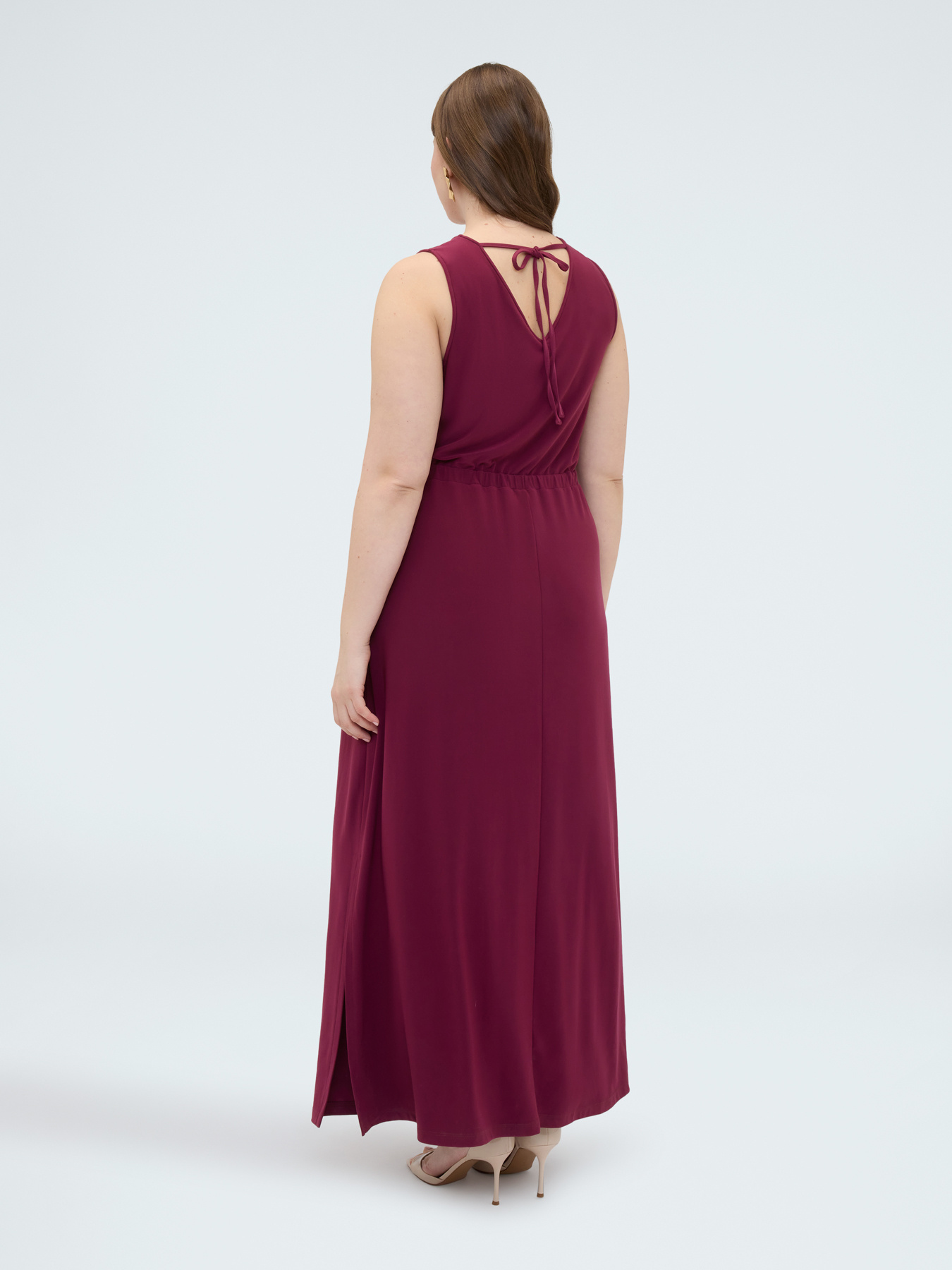 Robe longue en jersey avec d&eacute;collet&eacute; dans le dos image number 1