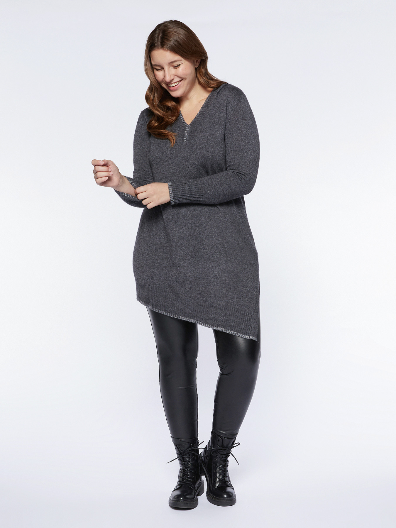 Langer asymmetrischer Pullover image number 3