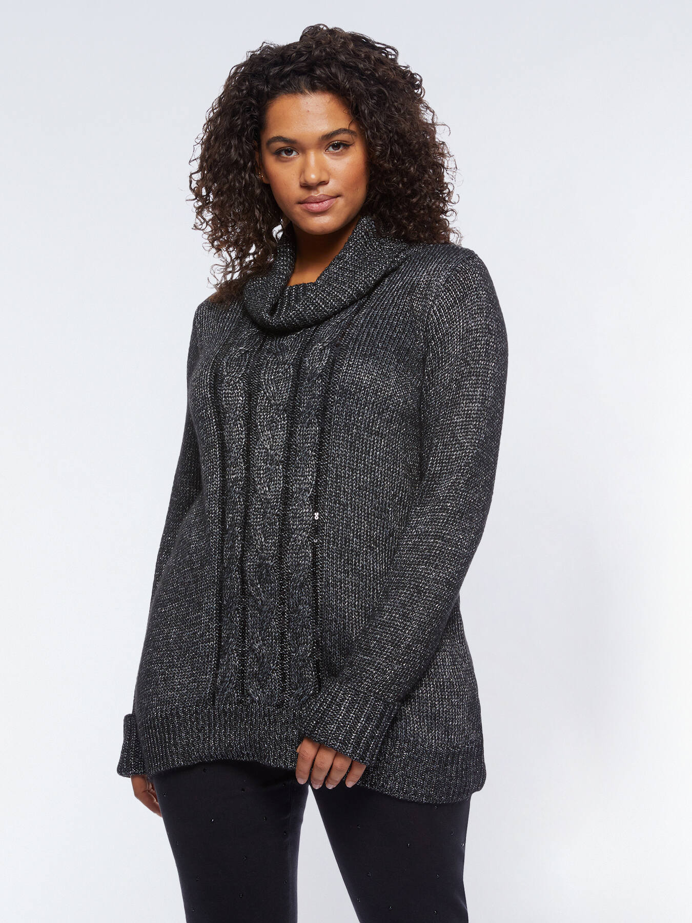 Maglia lurex con trecce centrali e ricamo image number 0