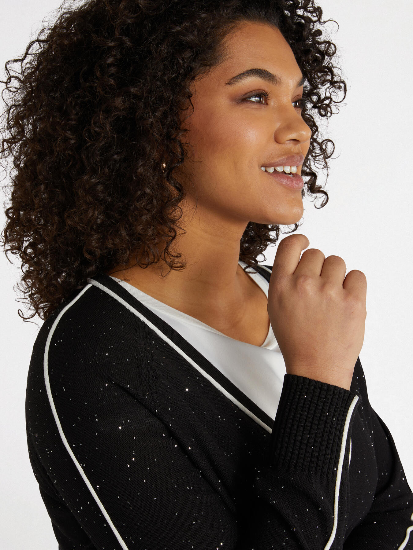 Cardigan with white trims and tiny sequins image number 2