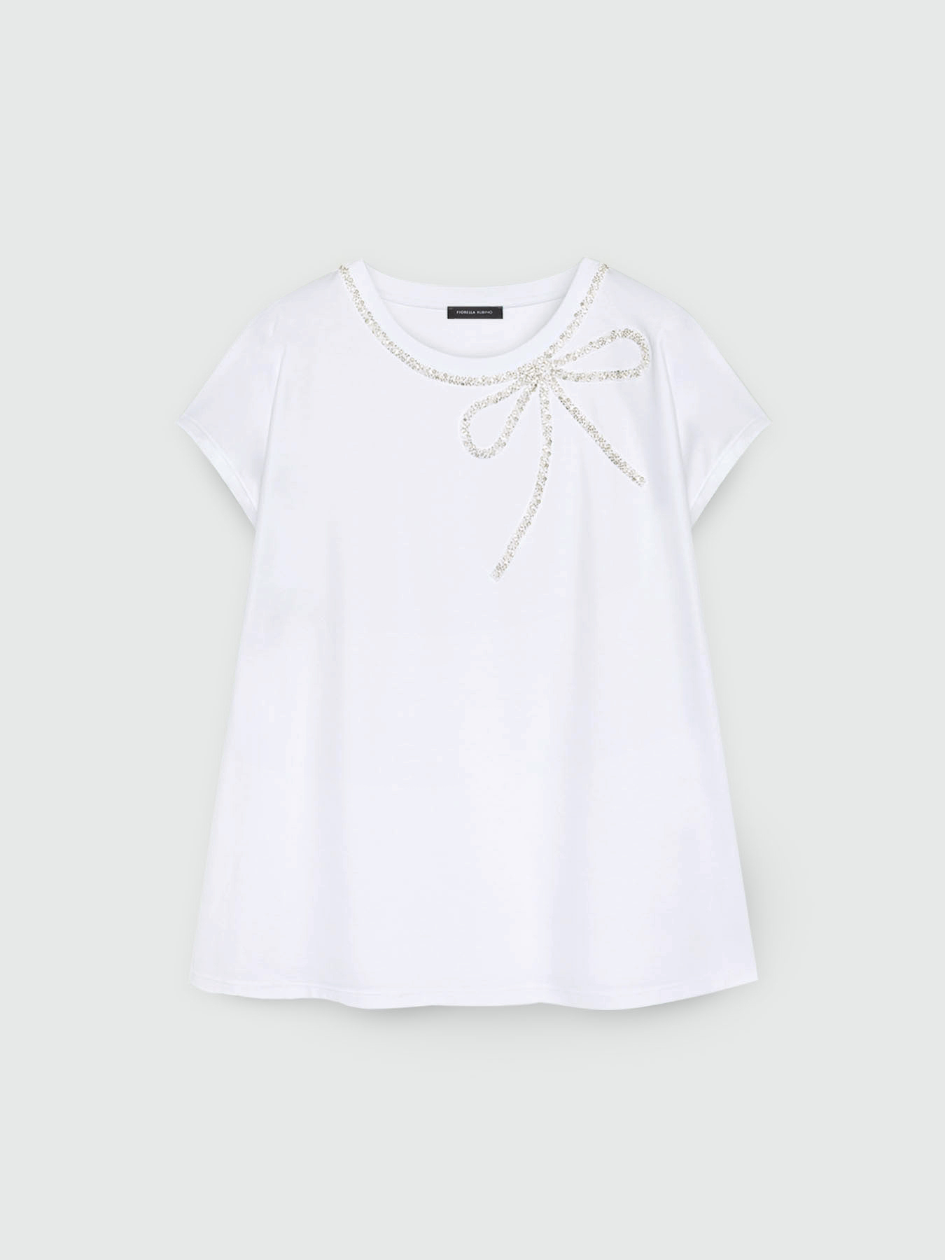 Camiseta con bordado de lazo image number 4