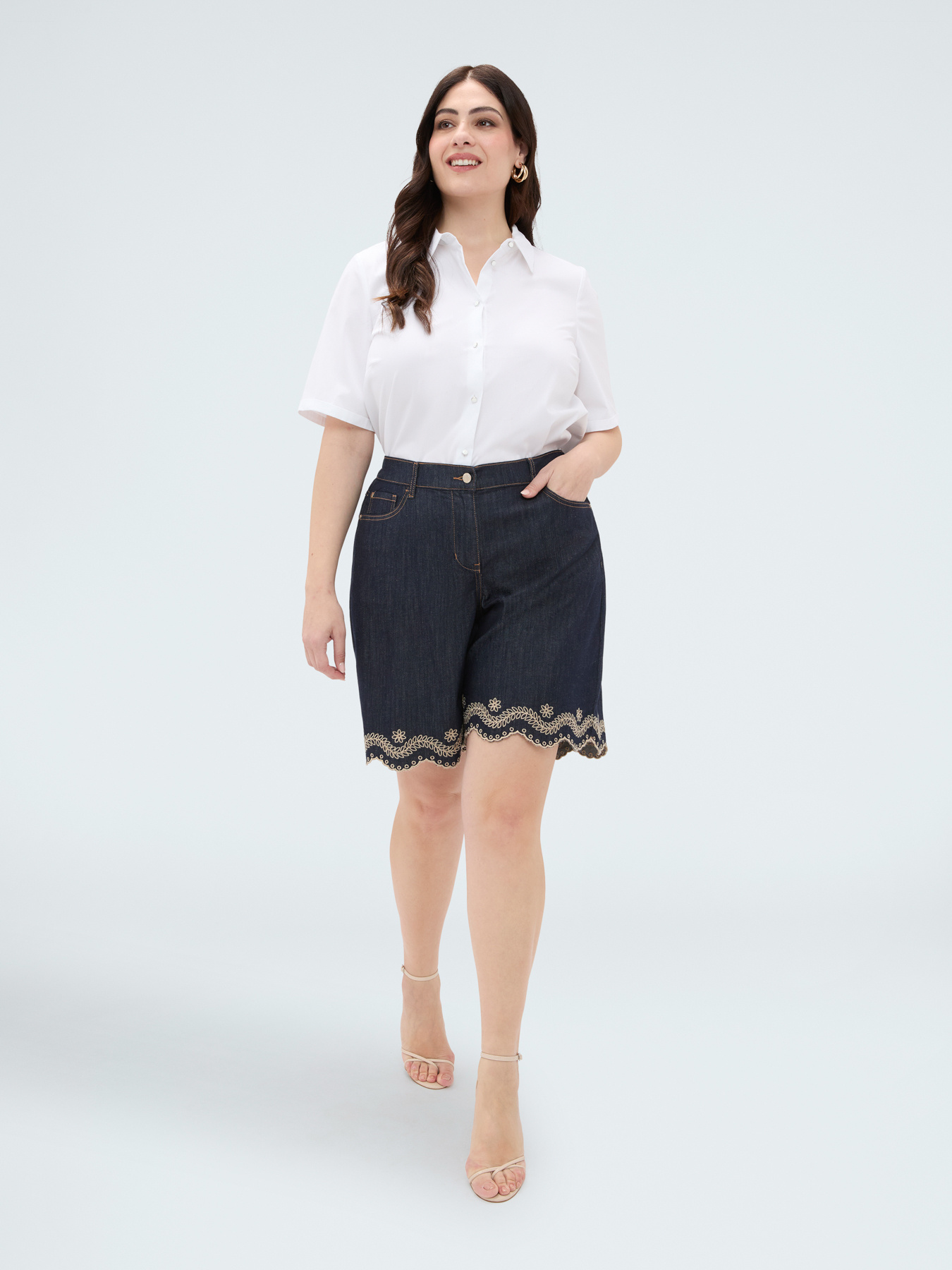 Bermuda jeans with sangallo embroidery image number 2