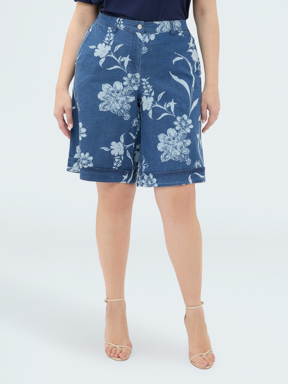 Denim bermuda shorts with delav&eacute; foliage print