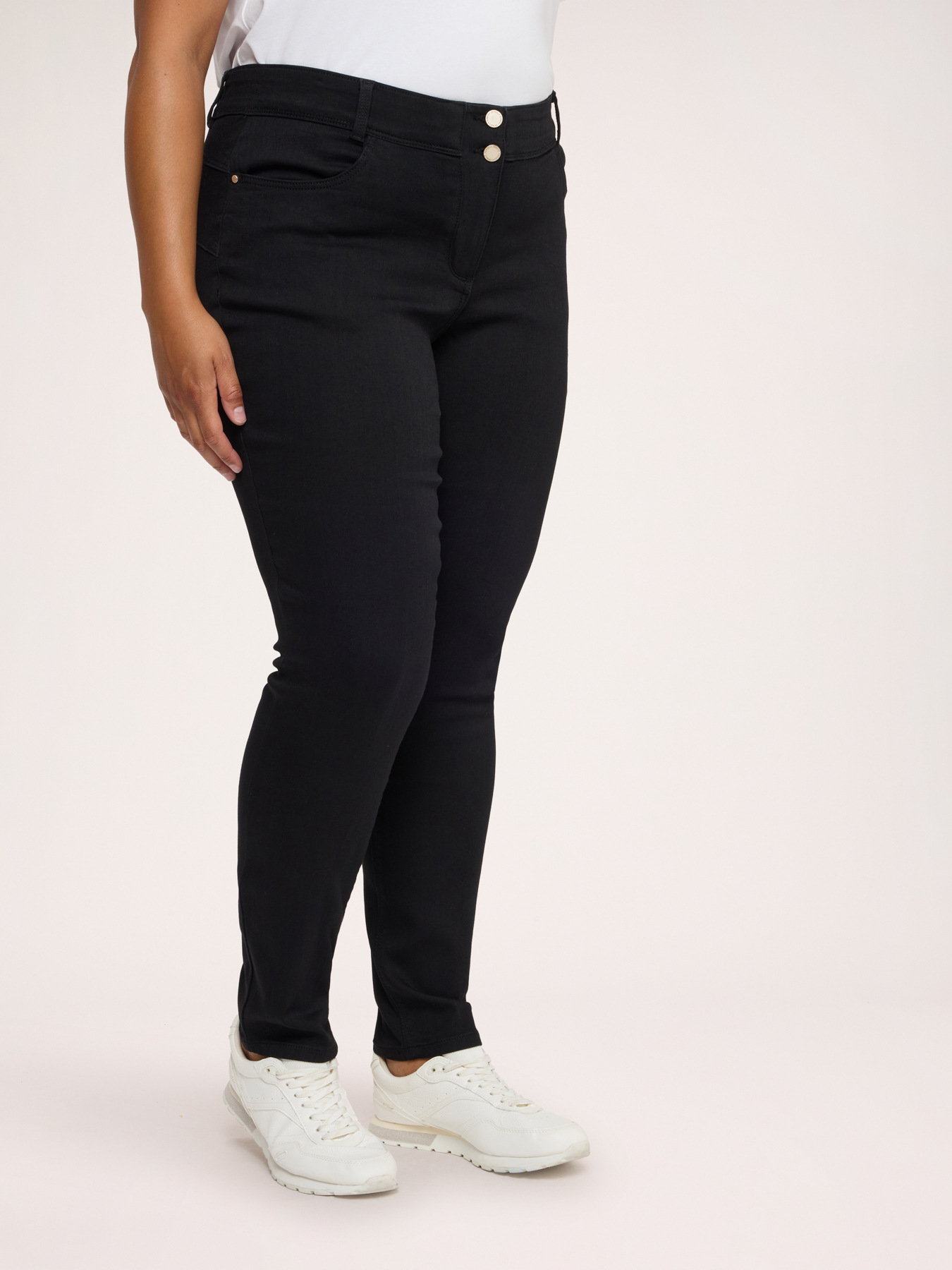 Skinny Jeans with double button image number 1