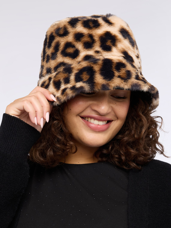 Chapeau en peluche tachet&eacute;