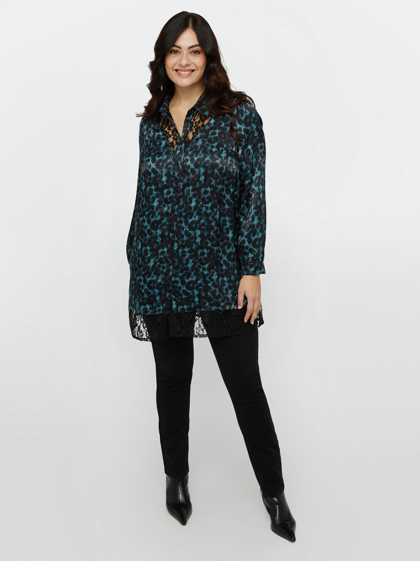 Printed satin dress with lace image number 3