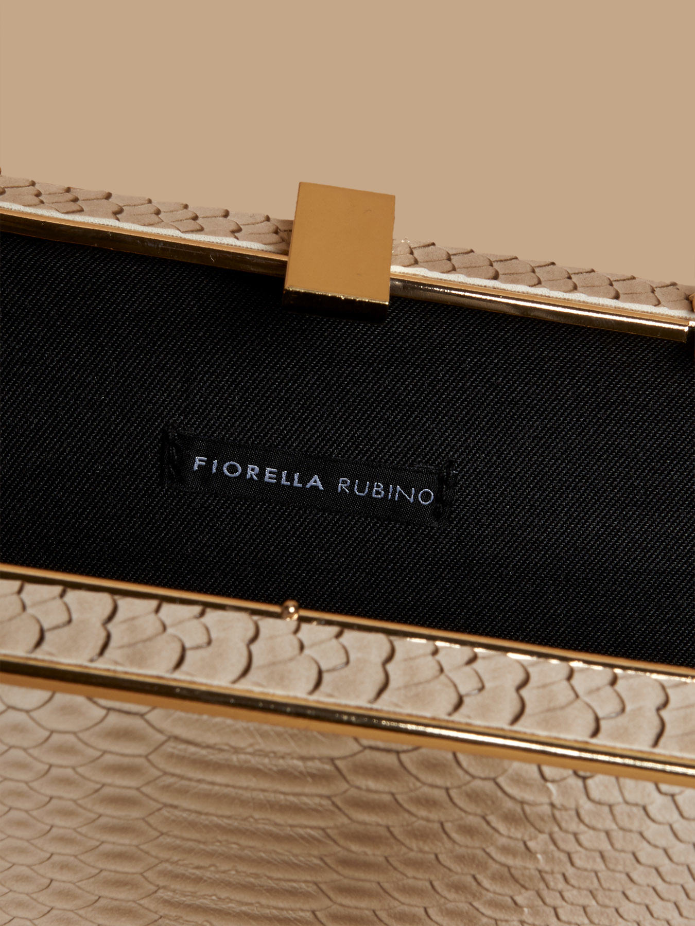 Pochette rigida effetto rettile image number 4