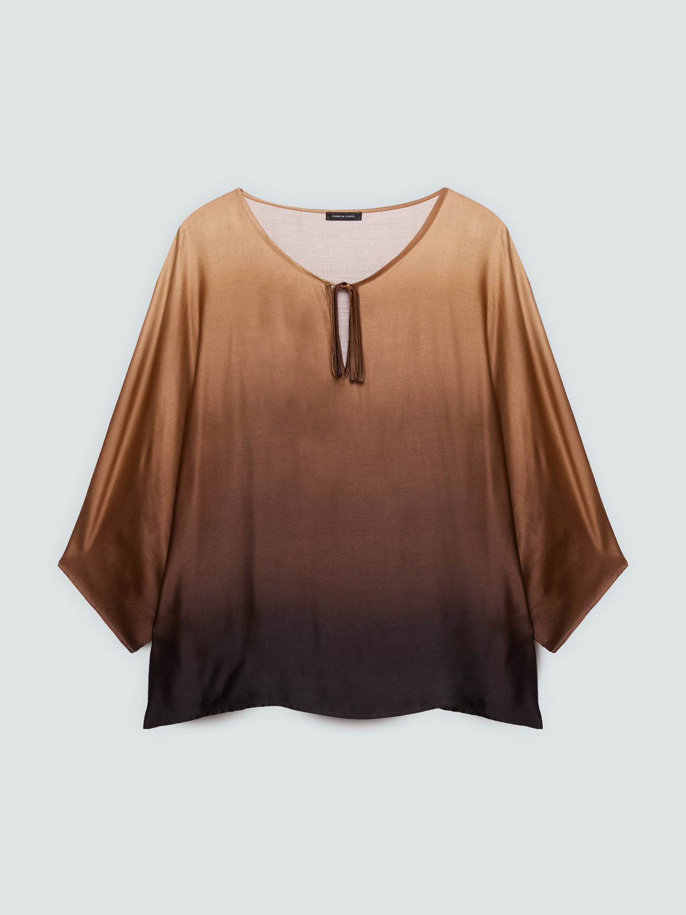 Blusa in raso effetto d&eacute;grad&eacute; image number 4