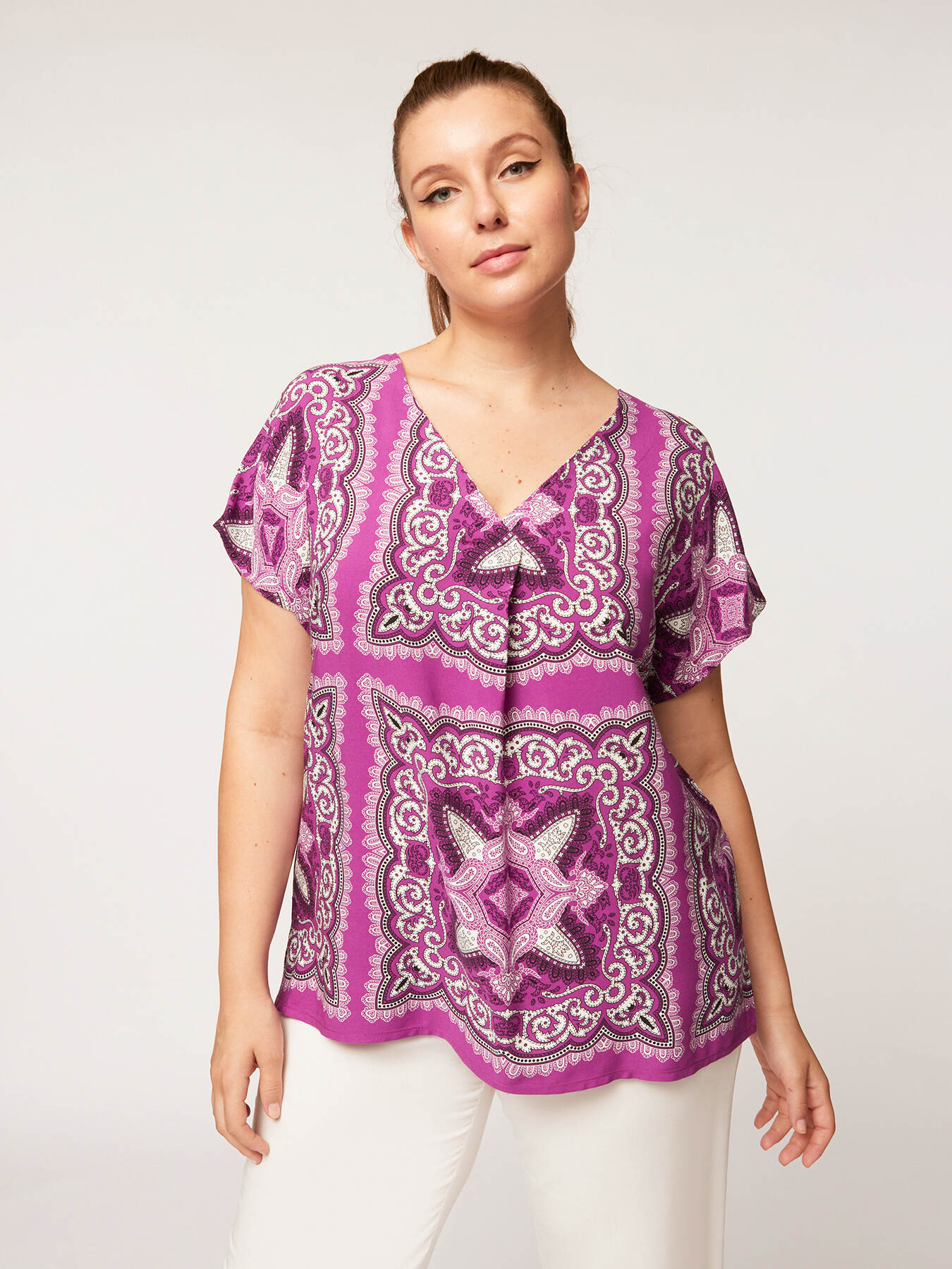 Bluse mit Bandana-Druck image number 0