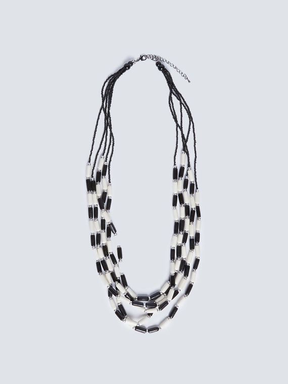 Schwarz-weiße mehrsträngige Halskette