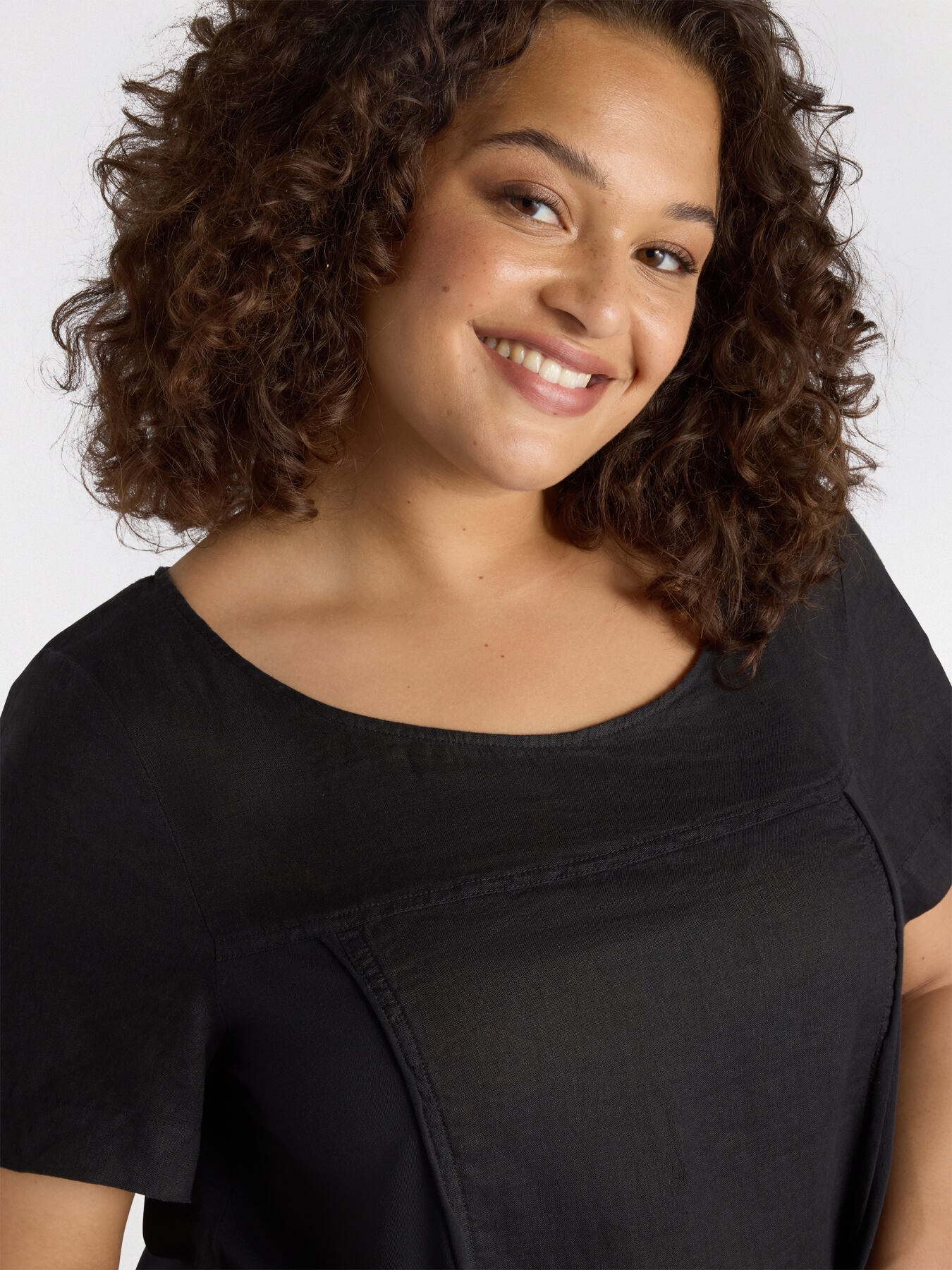 Vestido de lino y tejido de punto image number 3