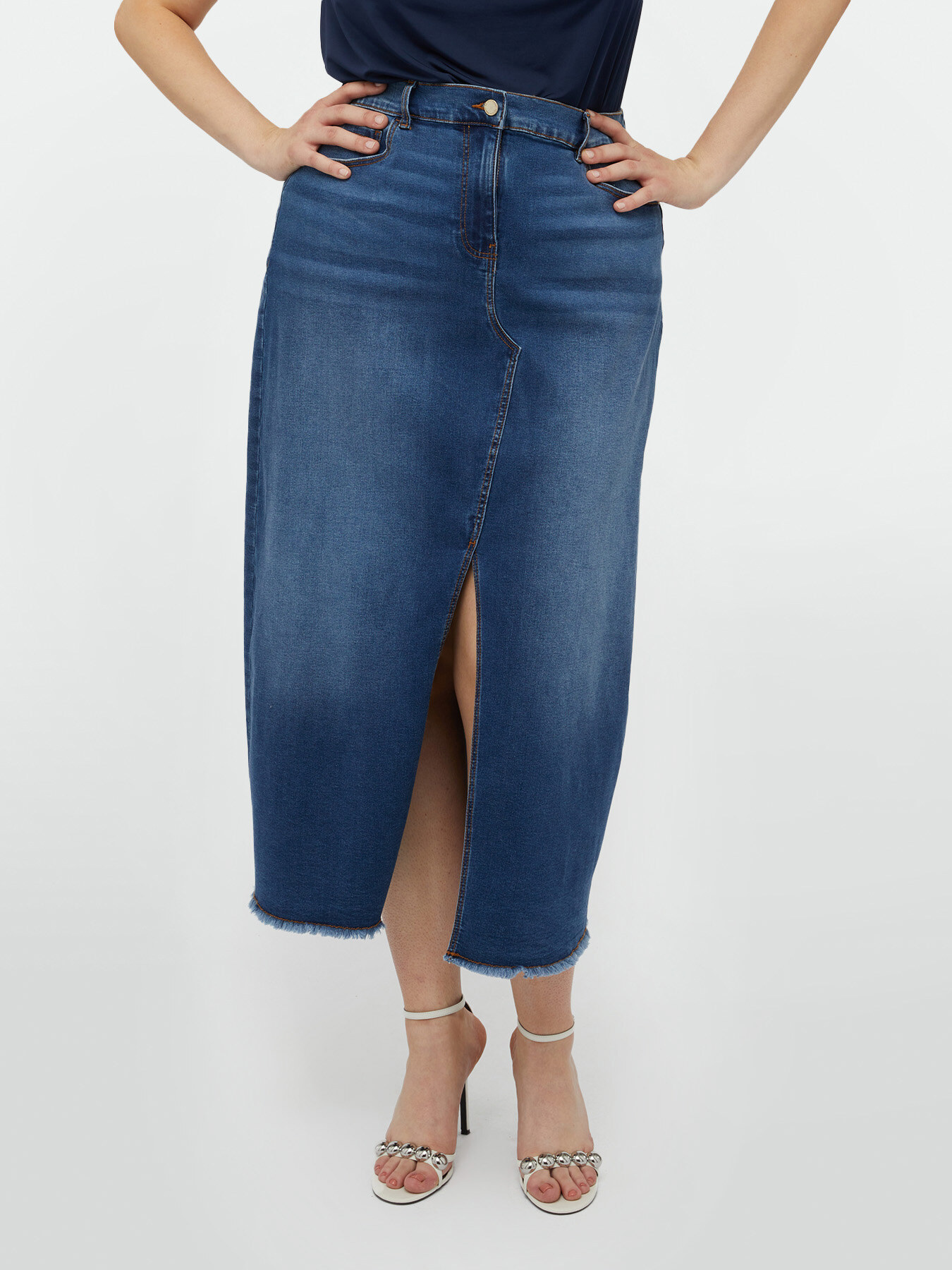 Denim skirt image number 1