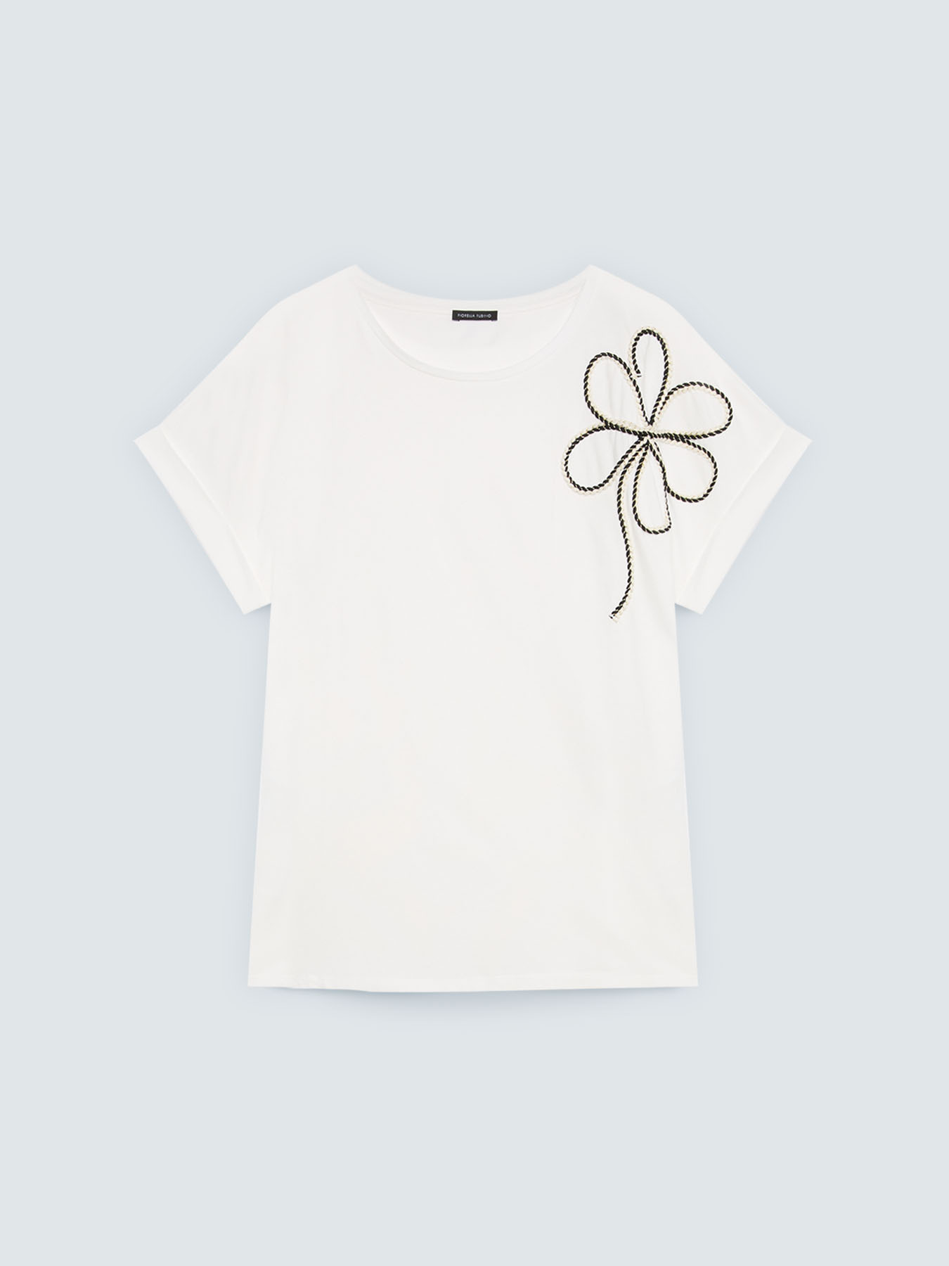 T-Shirt aus Baumwolle mit Blumenstickerei image number 4