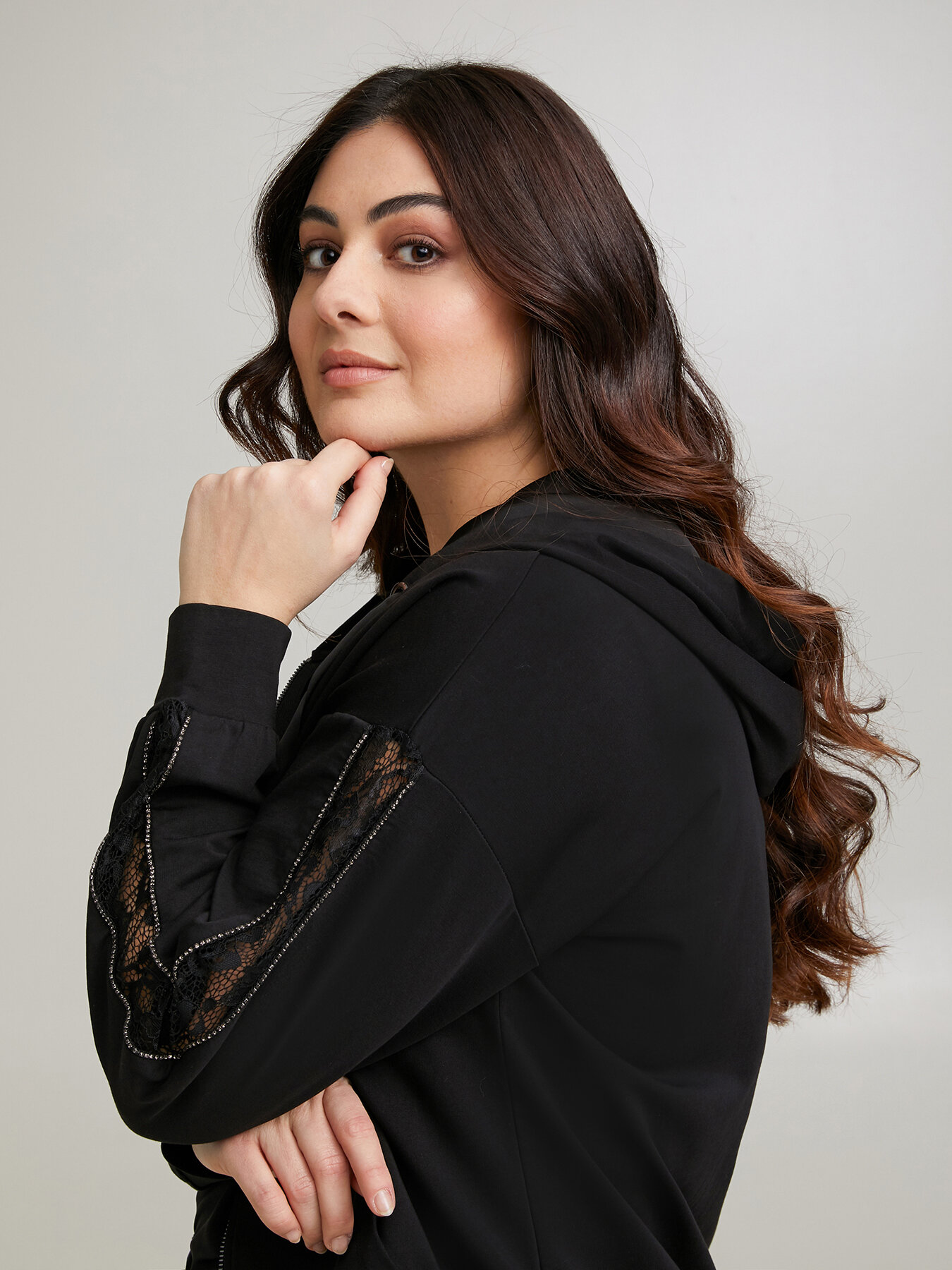 Sudadera con encaje en las mangas image number 2