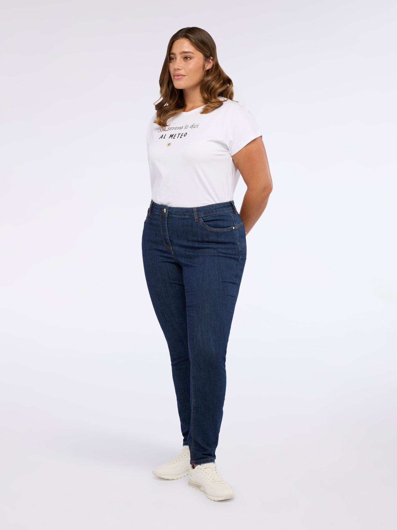 Skinny jeans in dark blue wash image number 5