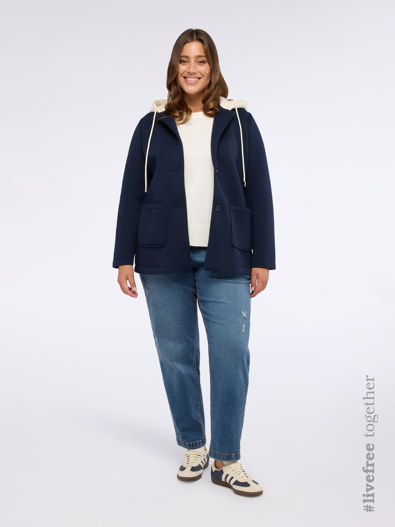 Balloon-Jeans mit kleinen Rissen image number 0