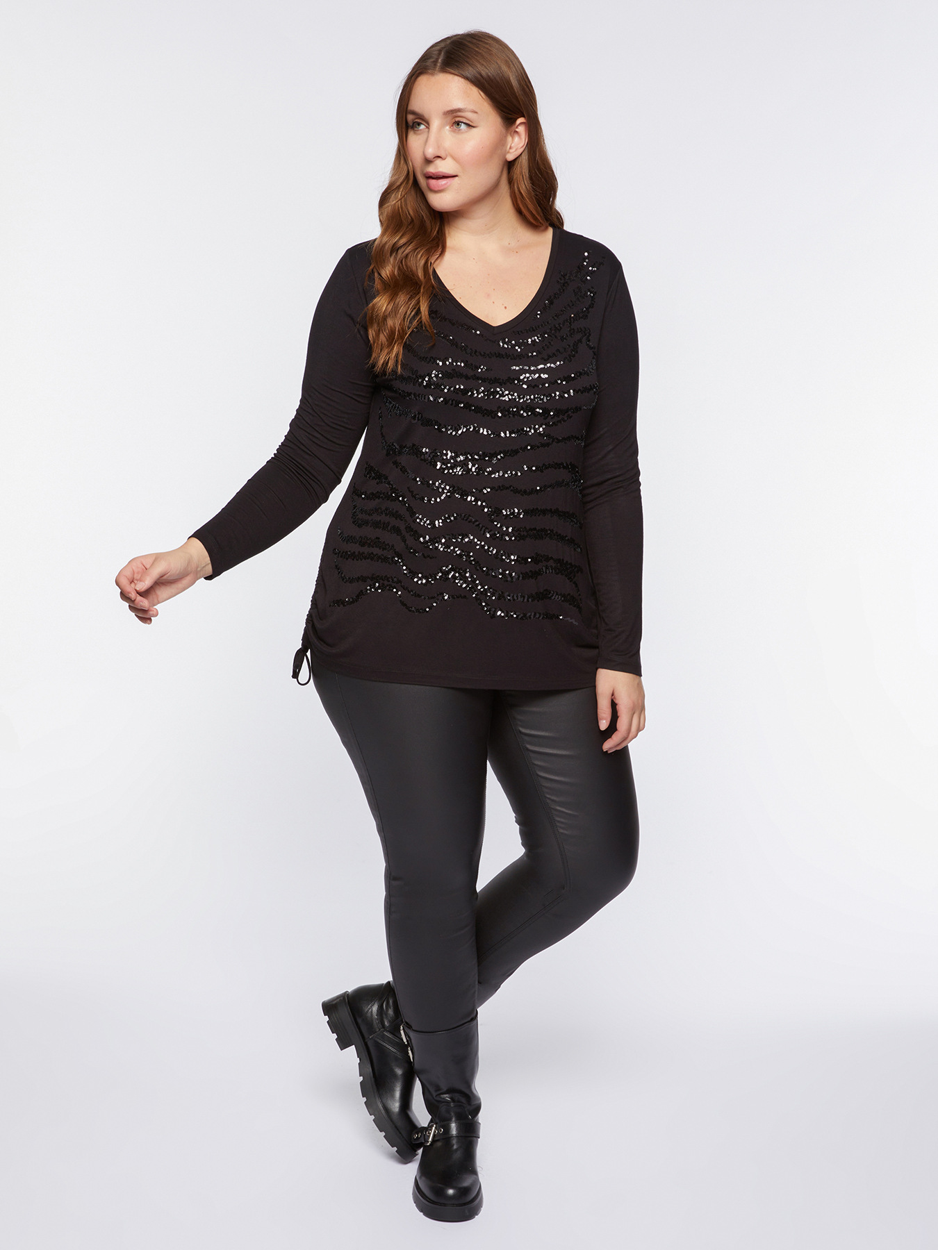 T-shirt with sequin embroidery image number 3