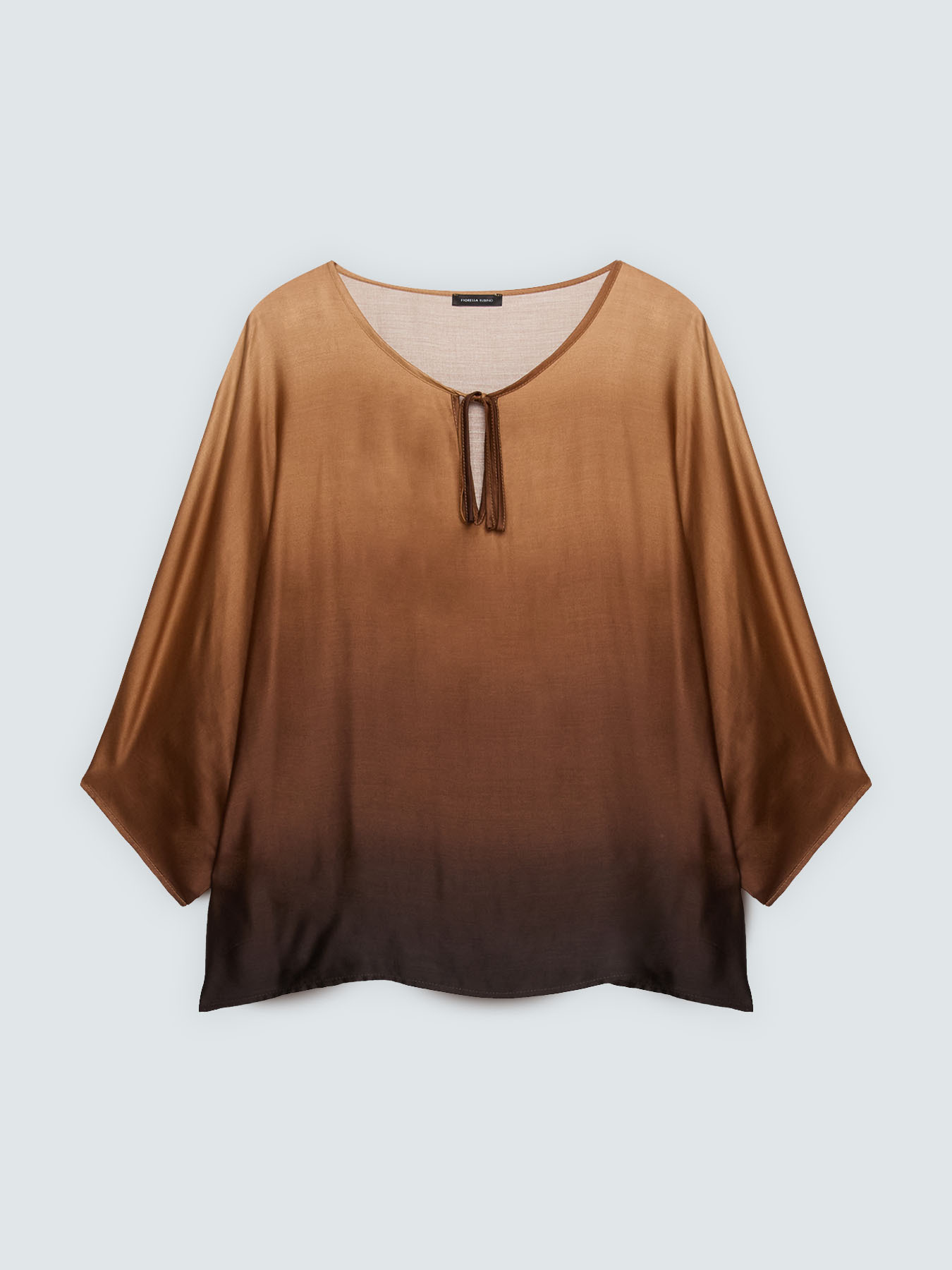 Blusa in raso effetto d&eacute;grad&eacute; image number 4