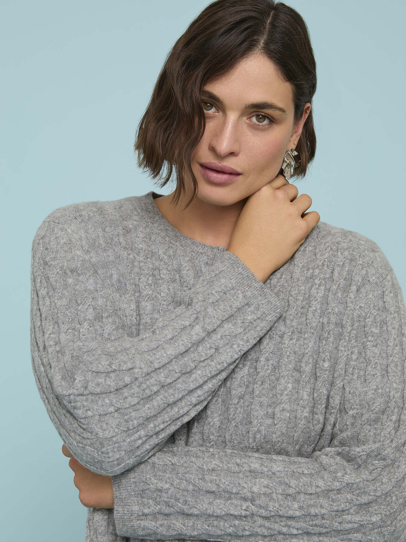 Cable knit crew neck sweater image number 3
